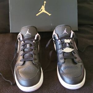 Nike Air Jordan 1 Low SE (GS)